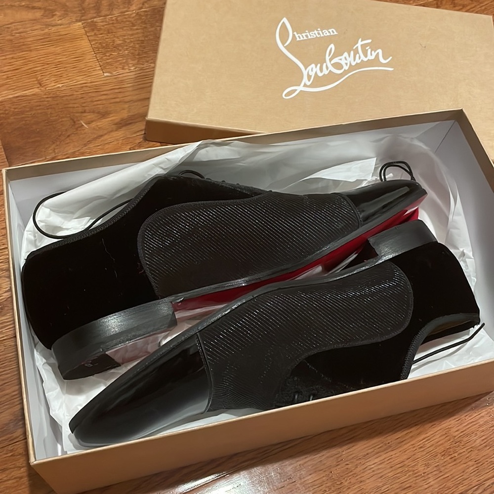 Christian Louboutin Greggo Flat Pat/Suede